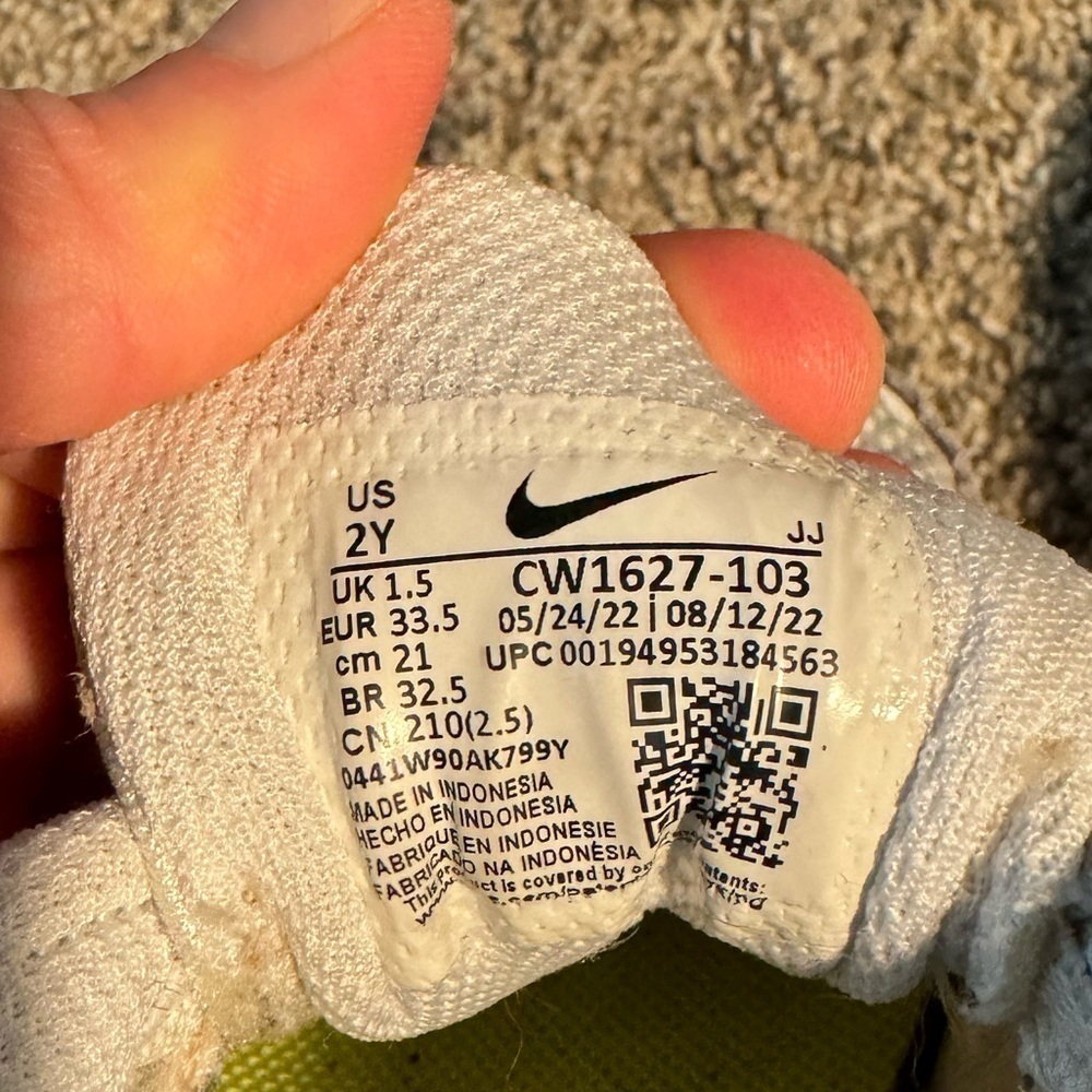 Nike Kid's Air Max Bolt White-Indigo-Volt-Size: 2Y - Picture 2 of 6